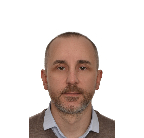 Едуард Толстов